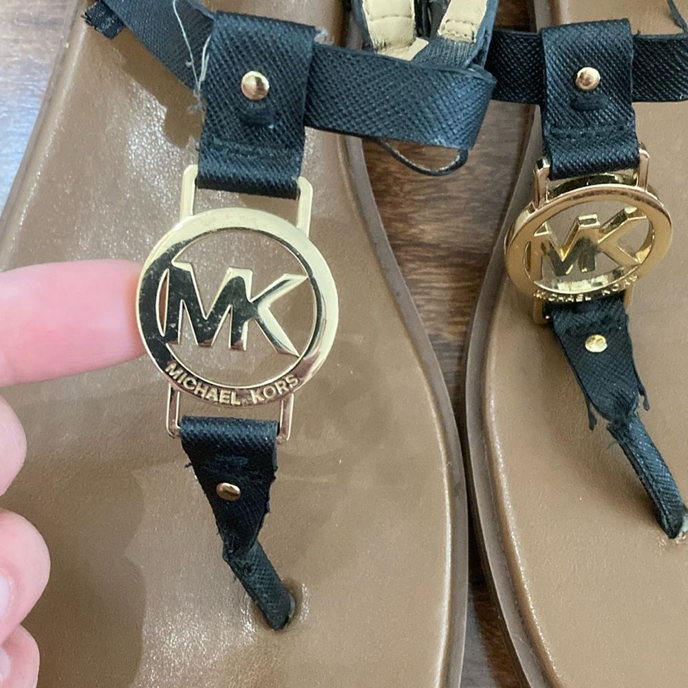 Michael Kors Black and Tan Sandals with Gold Accents Sz 10 - Picture 4 of 8